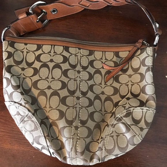 EUC classic coach purse - Picture 2 of 6